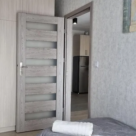 Q Pl 2 Lub 3 Pokojowe Klimatyzowane Przy Manufakturze Z Garażem Gratis, Fv