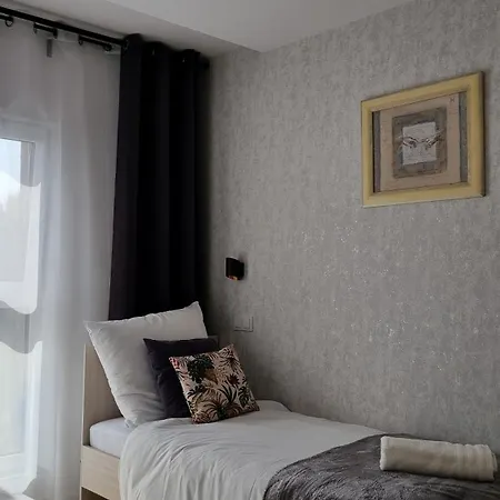 Apartment Q Pl ,klimatyzowane 2, 3 Pokojowe Przy Manufakturze Z Garazem Gratis, Fv Lodz (Lodz)