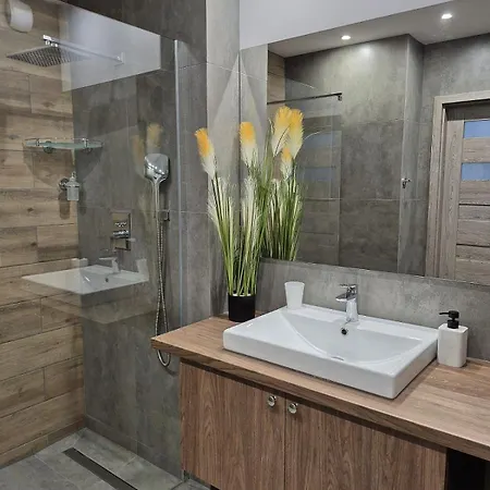 Apartment Q Pl ,klimatyzowane 2, 3 Pokojowe Przy Manufakturze Z Garazem Gratis, Fv Lodz (Lodz)