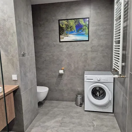 Apartment Q Pl ,klimatyzowane 2, 3 Pokojowe Przy Manufakturze Z Garazem Gratis, Fv *