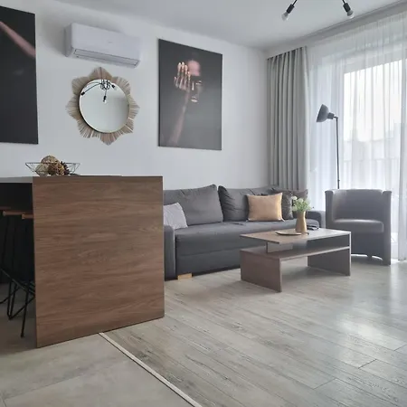 Q Pl ,klimatyzowane 2, 3 Pokojowe Przy Manufakturze Z Garazem Gratis, Fv Apartment