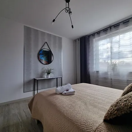 Apartment Q Pl ,klimatyzowane 2, 3 Pokojowe Przy Manufakturze Z Garazem Gratis, Fv *