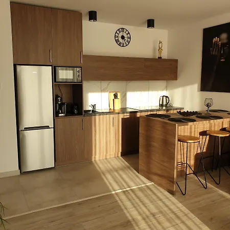 Q Pl ,klimatyzowane 2, 3 Pokojowe Przy Manufakturze Z Garazem Gratis, Fv Apartment
