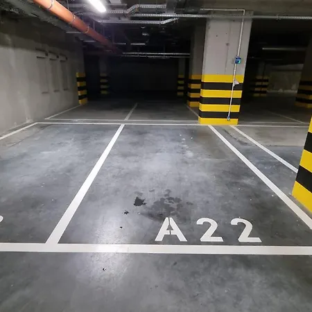 Apartment Q Pl ,klimatyzowane 2, 3 Pokojowe Przy Manufakturze Z Garazem Gratis, Fv