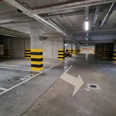 Apartment Q Pl ,klimatyzowane 2, 3 Pokojowe Przy Manufakturze Z Garazem Gratis, Fv *