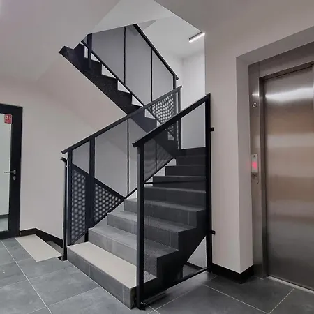 Q Pl 2 Lub 3 Pokojowe Klimatyzowane Przy Manufakturze Z Garażem Gratis, Fv *