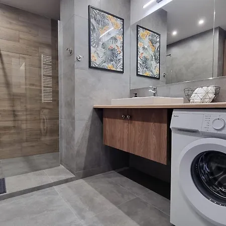Apartment Q Pl ,klimatyzowane 2, 3 Pokojowe Przy Manufakturze Z Garazem Gratis, Fv Lodz (Lodz)