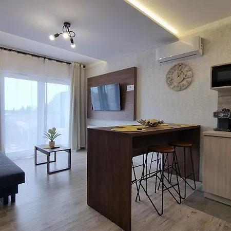 Q Pl 2 Lub 3 Pokojowe Klimatyzowane Przy Manufakturze Z Garażem Gratis, Fv Apartament