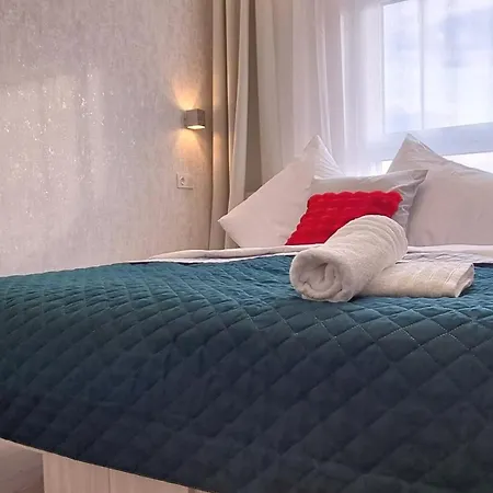 Apartment Q Pl ,klimatyzowane 2, 3 Pokojowe Przy Manufakturze Z Garazem Gratis, Fv *