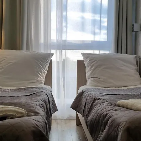 Q Pl 2 Lub 3 Pokojowe Klimatyzowane Przy Manufakturze Z Garazem Gratis, Fv Apartment Łódź