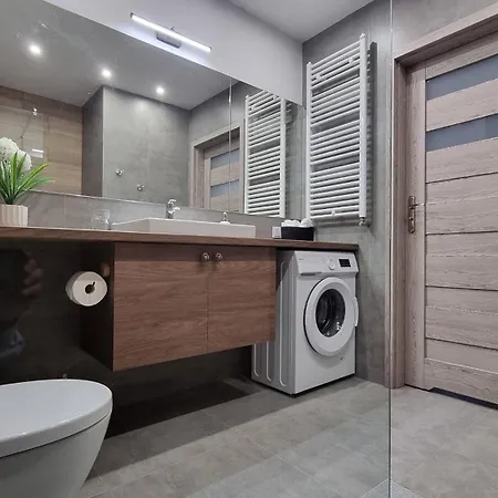 Apartment Q Pl ,klimatyzowane 2, 3 Pokojowe Przy Manufakturze Z Garazem Gratis, Fv Lodz (Lodz)