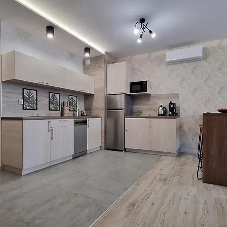 Q Pl 2 Lub 3 Pokojowe Klimatyzowane Przy Manufakturze Z Garażem Gratis, Fv Apartament