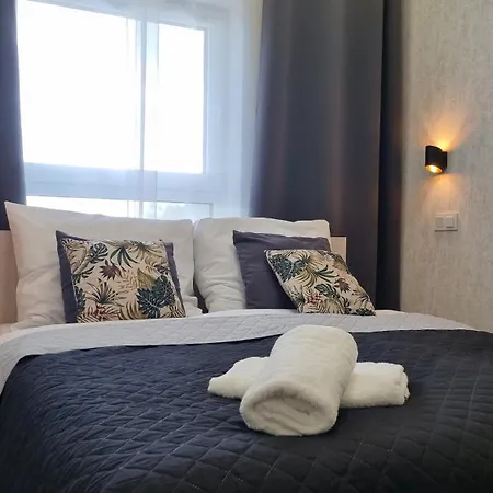 Q Pl 2 Lub 3 Pokojowe Klimatyzowane Przy Manufakturze Z Garazem Gratis, Fv Apartment Łódź