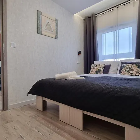 Apartment Q Pl 2 Lub 3 Pokojowe Klimatyzowane Przy Manufakturze Z Garazem Gratis, Fv Łódź