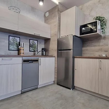 Q Pl 2 Lub 3 Pokojowe Klimatyzowane Przy Manufakturze Z Garazem Gratis, Fv Daire *
