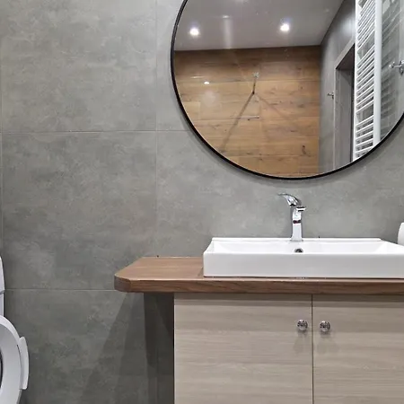 Q Pl 2 Lub 3 Pokojowe Klimatyzowane Przy Manufakturze Z Garażem Gratis, Fv Apartament