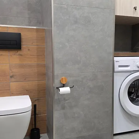 Q Pl 2 Lub 3 Pokojowe Klimatyzowane Przy Manufakturze Z Garażem Gratis, Fv Apartament