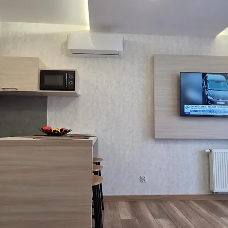 Q Pl 2 Lub 3 Pokojowe Klimatyzowane Przy Manufakturze Z Garażem Gratis, Fv Łódź