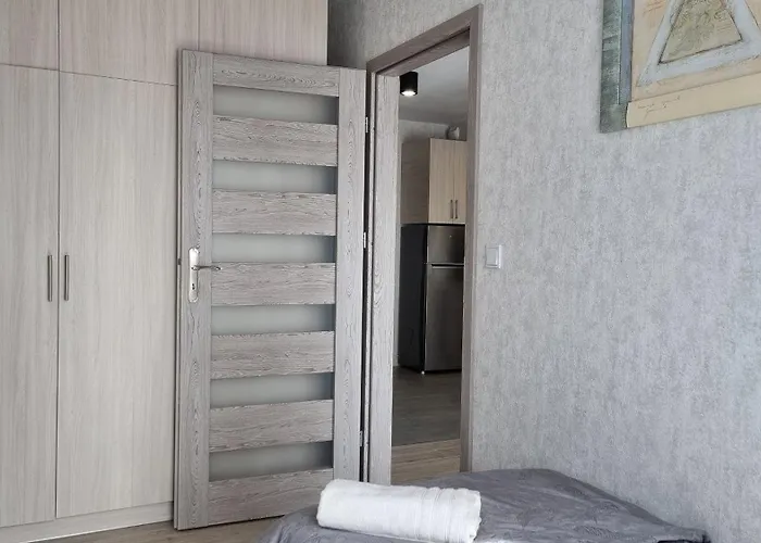 Q Pl 2 Lub 3 Pokojowe Klimatyzowane Przy Manufakturze Z Garazem Gratis, Fv