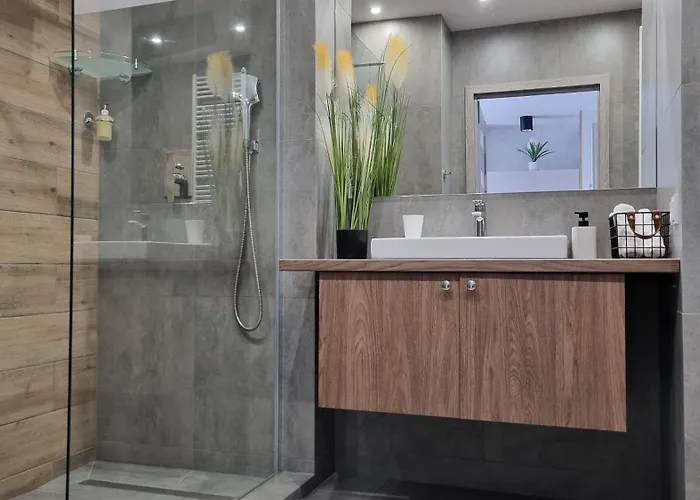 Q Pl 2 Lub 3 Pokojowe Klimatyzowane Przy Manufakturze Z Garazem Gratis, Fv Apartamento Łódź