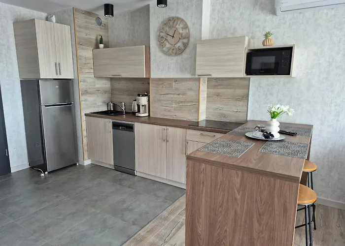 Q Pl 2 Lub 3 Pokojowe Klimatyzowane Przy Manufakturze Z Garazem Gratis, Fv