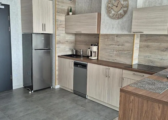 Q Pl 2 Lub 3 Pokojowe Klimatyzowane Przy Manufakturze Z Garazem Gratis, Fv *