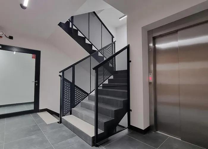 Q Pl 2 Lub 3 Pokojowe Klimatyzowane Przy Manufakturze Z Garazem Gratis, Fv *