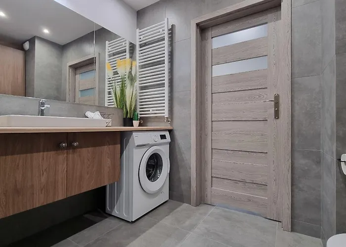 Q Pl 2 Lub 3 Pokojowe Klimatyzowane Przy Manufakturze Z Garazem Gratis, Fv