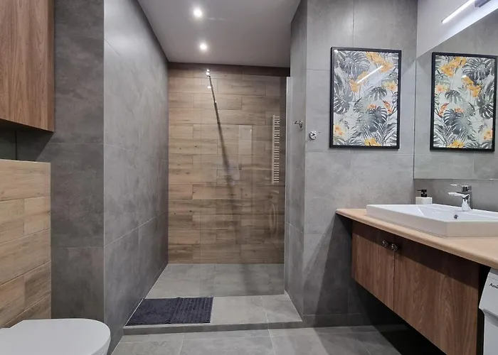 Q Pl 2 Lub 3 Pokojowe Klimatyzowane Przy Manufakturze Z Garazem Gratis, Fv * Łódź