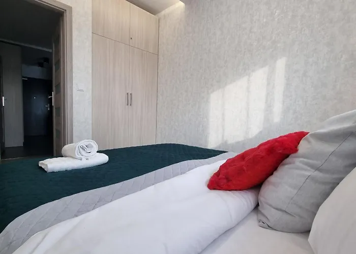 Q Pl 2 Lub 3 Pokojowe Klimatyzowane Przy Manufakturze Z Garazem Gratis, Fv Łódź