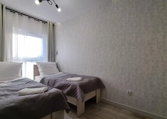 Q Pl 2 Lub 3 Pokojowe Klimatyzowane Przy Manufakturze Z Garazem Gratis, Fv * Łódź