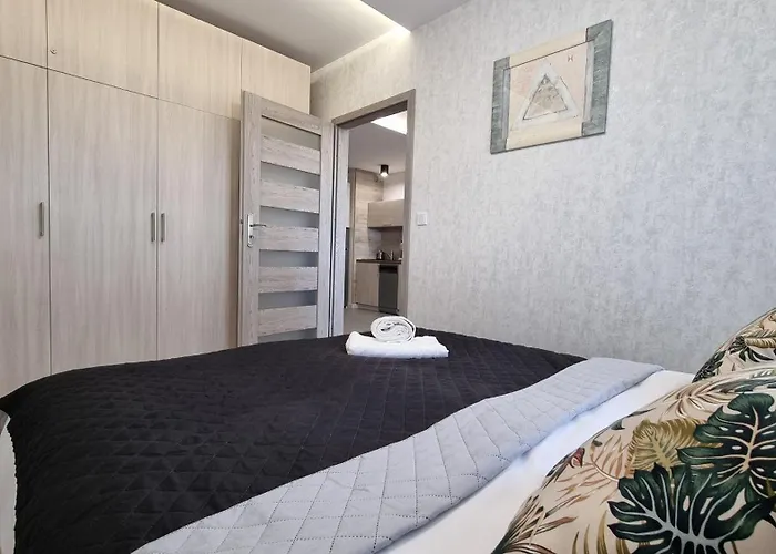 Q Pl 2 Lub 3 Pokojowe Klimatyzowane Przy Manufakturze Z Garazem Gratis, Fv * Łódź